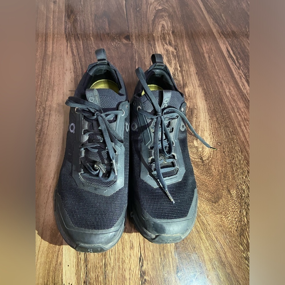 On running shoes - Picture 9 of 16